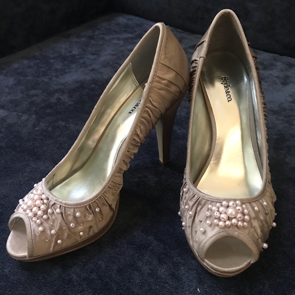 Champagne satin and pearl pumps